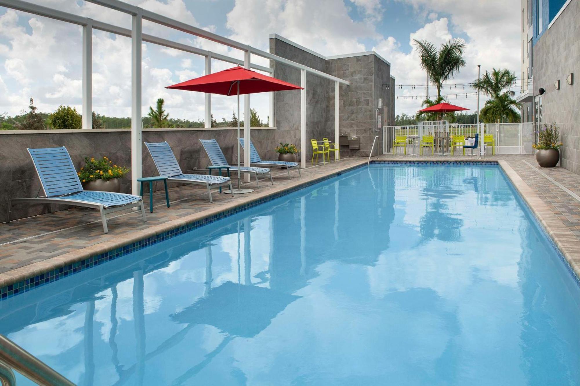 Home2 Suites By Hilton Fort Myers Airport Exterior foto